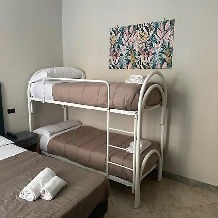 Smart Station Hotel Neapol Zewnętrze zdjęcie
